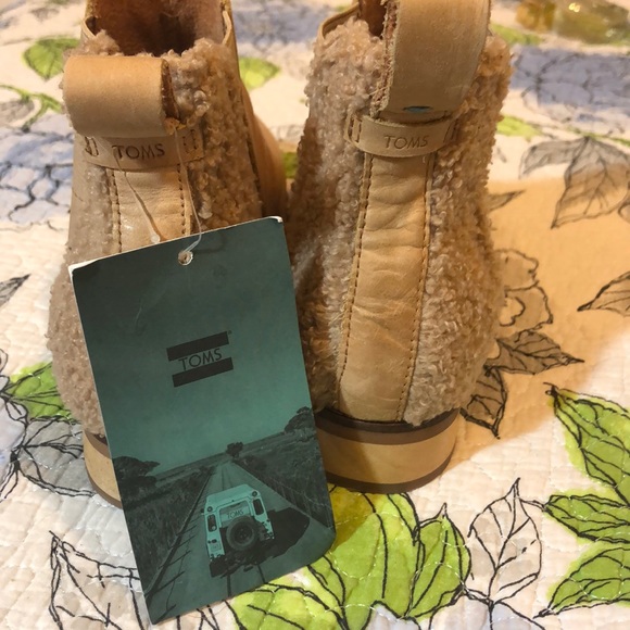 Toms ‘Ella’ 7 Genuine Leather Faux Shearling NWT - Picture 4 of 7